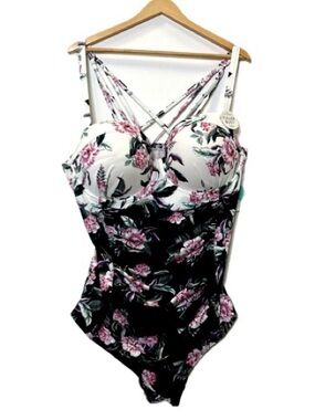 NWT Torrid Vixen Floral One Piece Swimsuit Fuller Bust Plus Size 3X Ruched Front